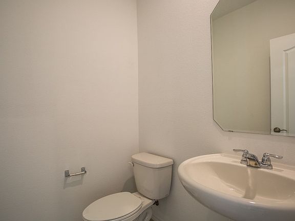 Enjoy a powder bath for your guests.