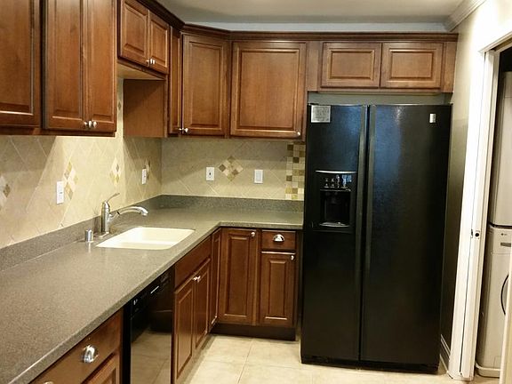 4th image of 9200 Madison Ave