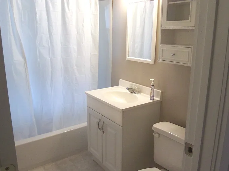 1493 Larchmont Ave #UP — Photo 10