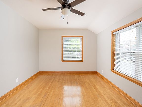 5th image of 3388 S Kinnickinnic Ave