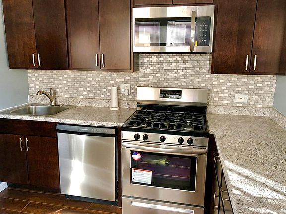 4th image of 2708 W 89th Pl