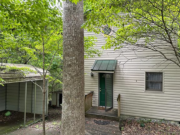 2nd image of 601 Lake Dr