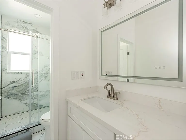 2208 Synergy — Photo 16
