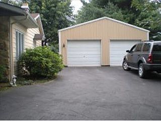 2nd image of 3717 N Woodview Hills Dr