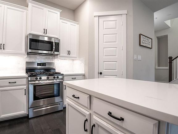5th image of 10918 Brambling Wood Dr