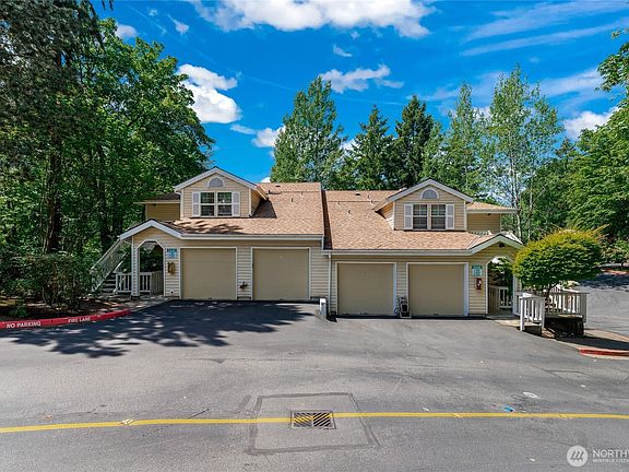 3rd image of 2540 118th Avenue SE #202