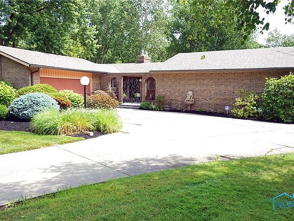 2nd image of 6034 N Chanticleer Dr