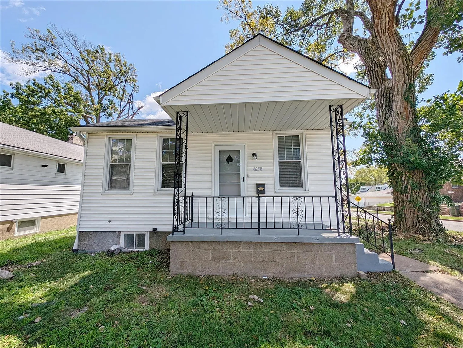 4658 Steffens Ave photo 1