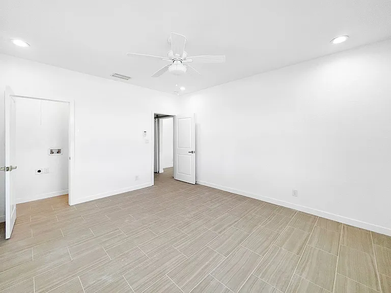 701 S Bermuda Blvd — Photo 4