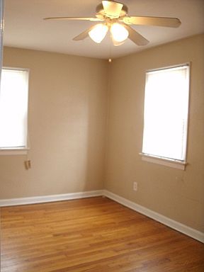 5th image of 423 Warford Ave