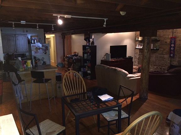 4th image of 2028 N Bissell St APT 4