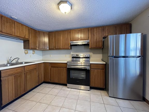 4th image of 600 1st St W
