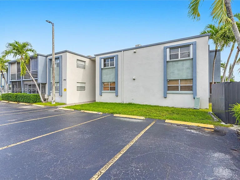 8752 SW 12th St #201 — Photo 39