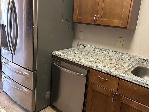2nd image of 9809 Walnut St #107