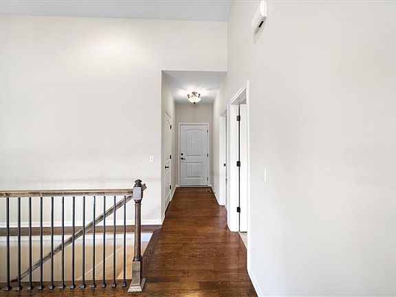 3rd image of 14808 Ashmont Ln