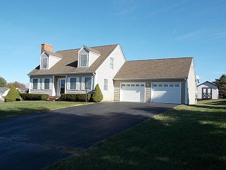 1st image of 15 Johns Ct