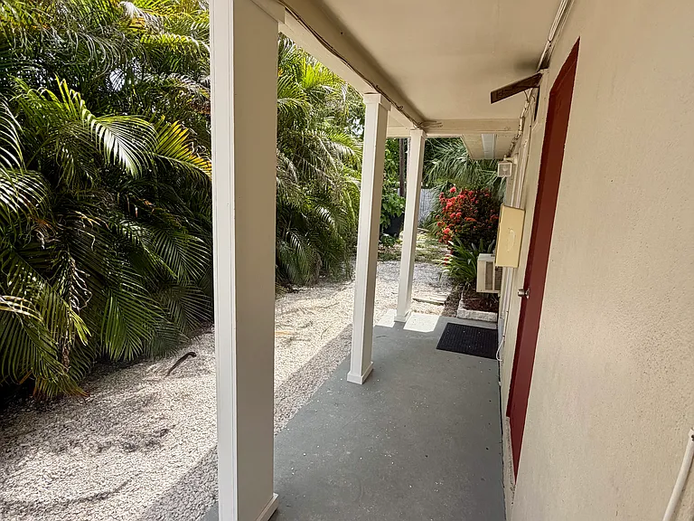 524 Florida Ave — Photo 2