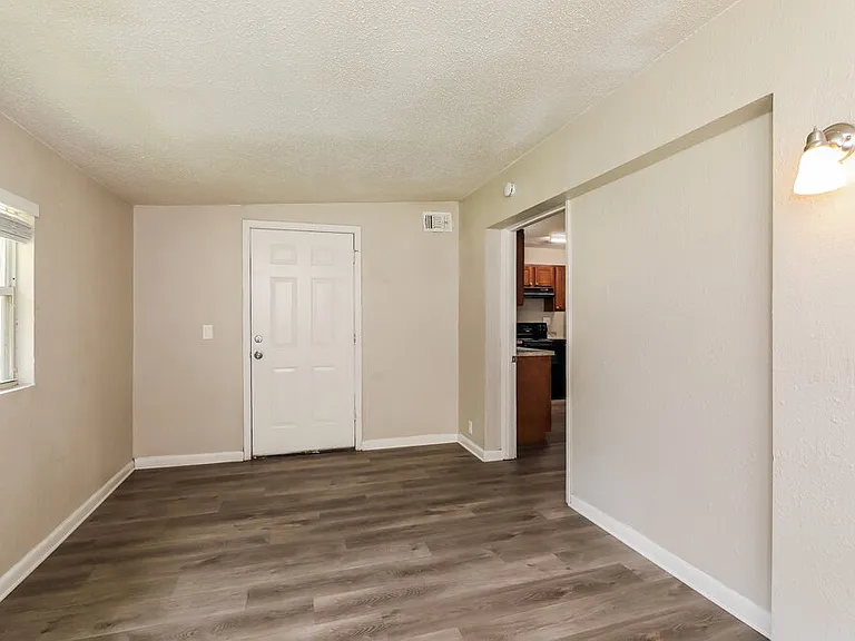 6930 Bernay Ave — Photo 10