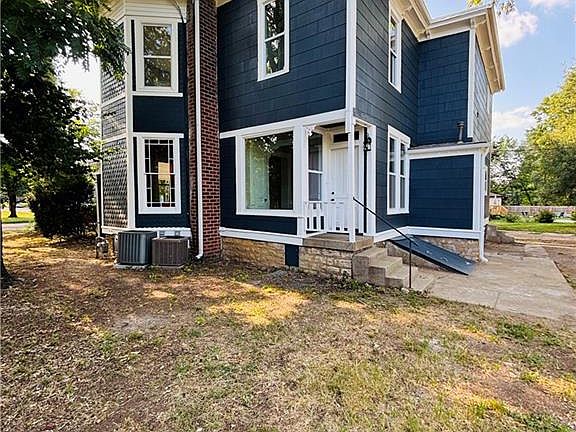 4th image of 735 S Crawford St