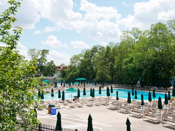 5700 Arlington Avenue image 9 of 14