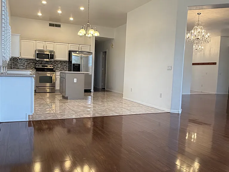 1510 W Saragosa St — Photo 9
