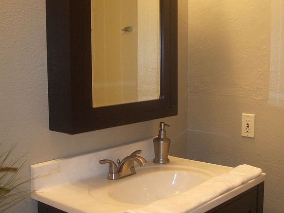 Bathroom (3rd floor)