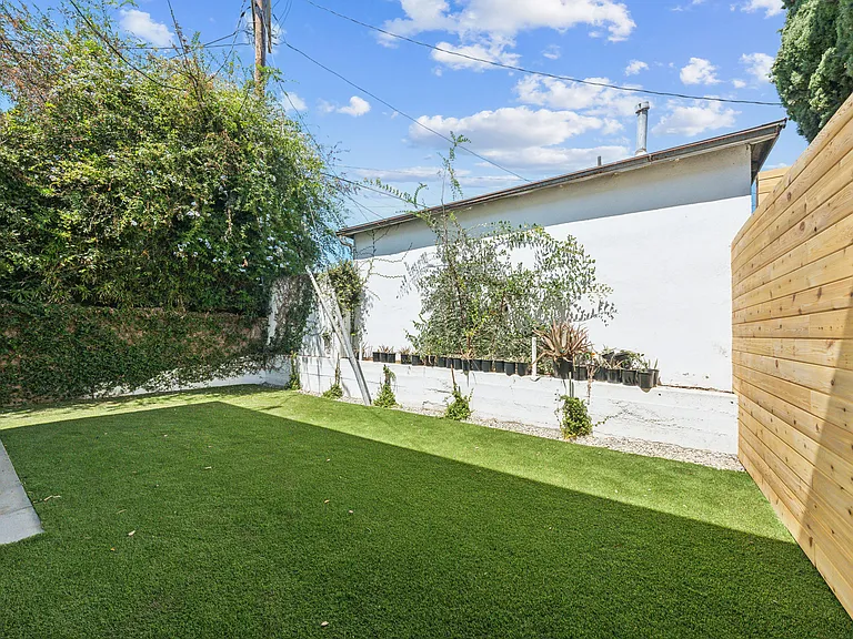 6007 W 85th Pl — Photo 3
