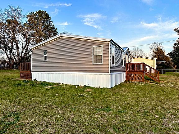2nd image of 118 Little Farm Ln