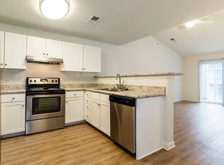 301 Sunchase Blvd #M, Farmville, VA 23901
