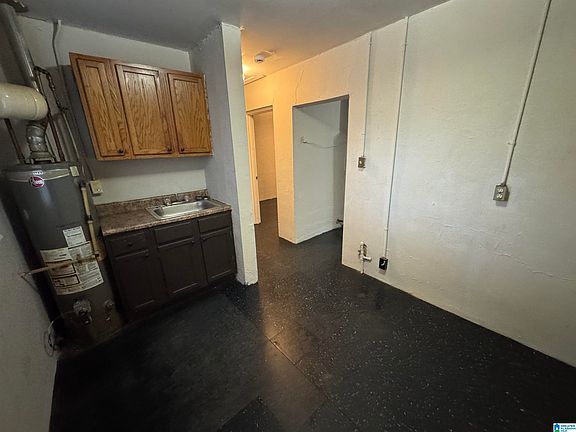 3rd image of 335 Iota Ave