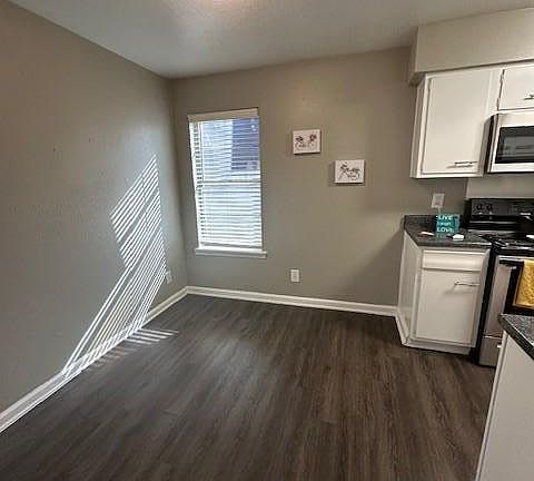 3rd image of 2050 Royal Ln APT 1190