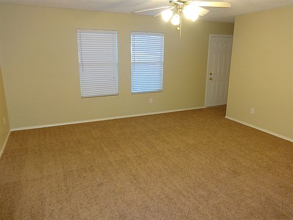 3rd image of 2709 Plantation Dr