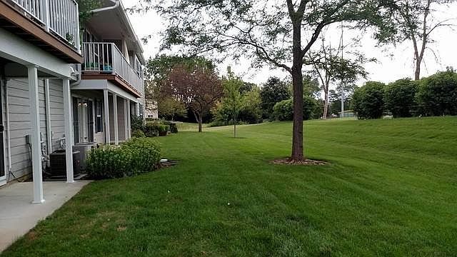 2nd image of 683 W Streamwood Blvd #A