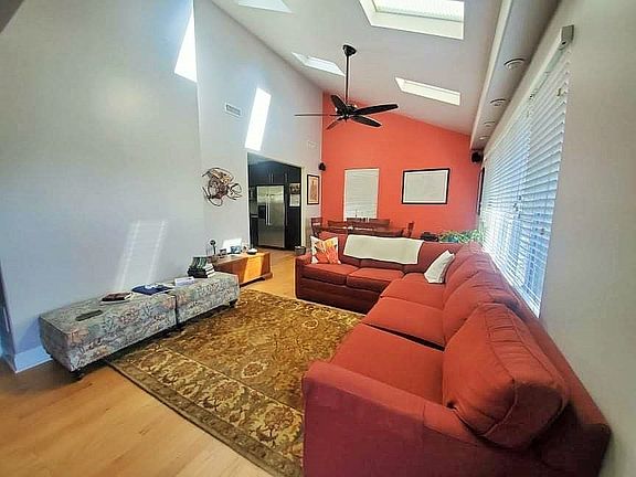 2nd image of 874 Oakwood Ct