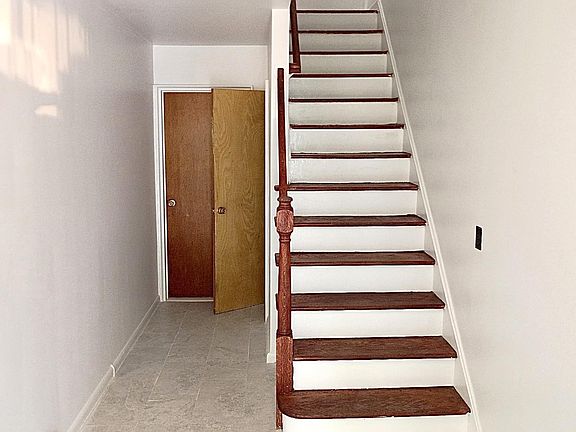 3rd image of 1730 Fowler Avenue