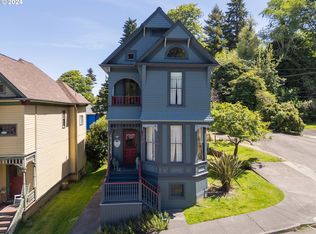 388 3rd St, Astoria, OR 97103