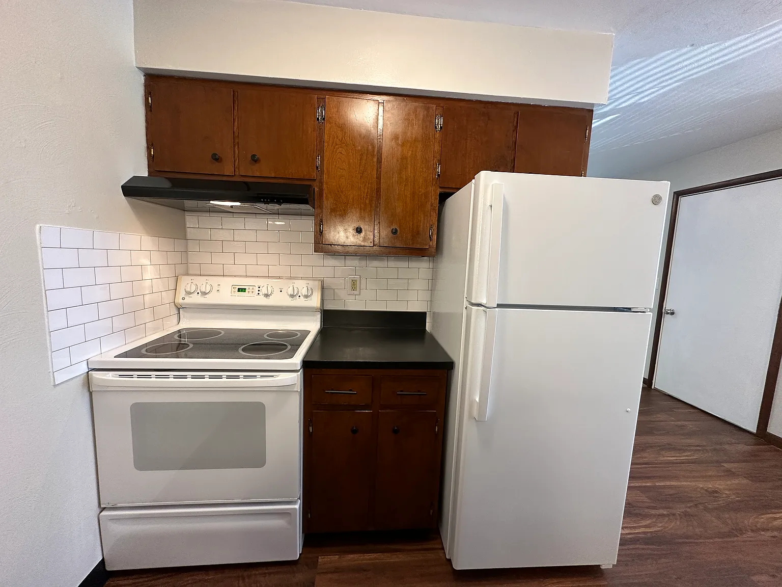 2 bed, $845 — Photo 2