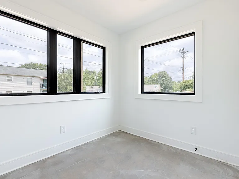 926A Washington St — Photo 6