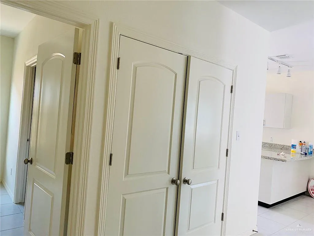 2 bed, 2.0 bath, 957 sqft, $850 — Photo 3