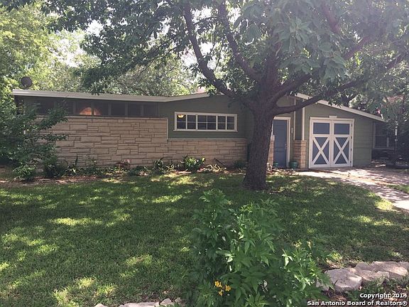 3rd image of 262 Brettonwood Dr