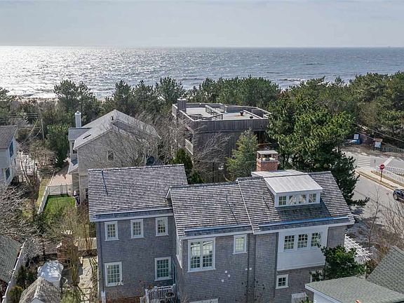 3rd image of 103 S Lake Dr