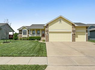 2718 E Mason Ridge Dr, Derby, KS 67037