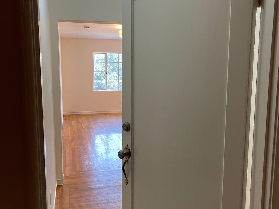 Unit front door entry