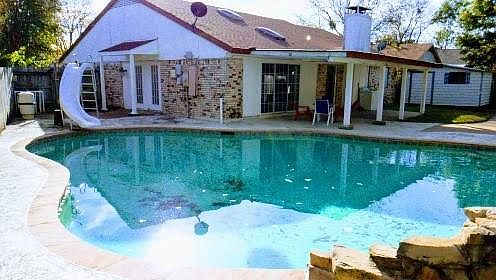 3rd image of 2513 Hollydale Dr