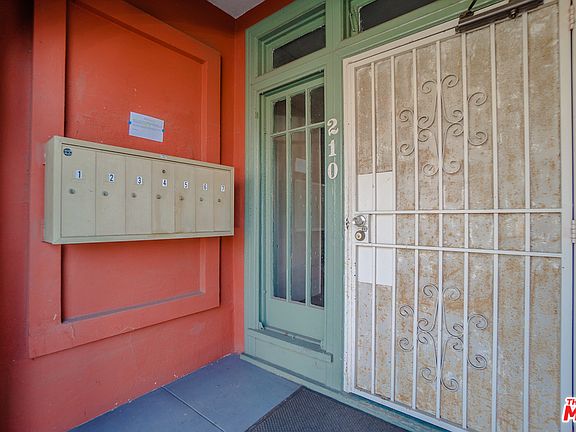 4th image of 210 N Kenmore Ave