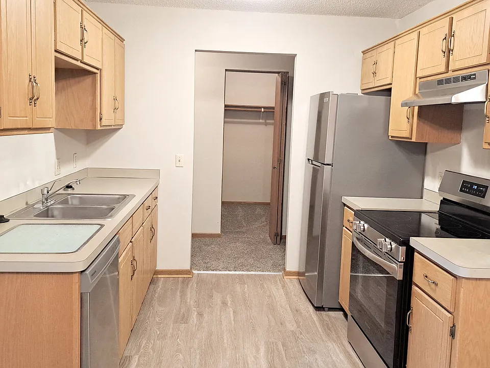 River Ridge Apartments