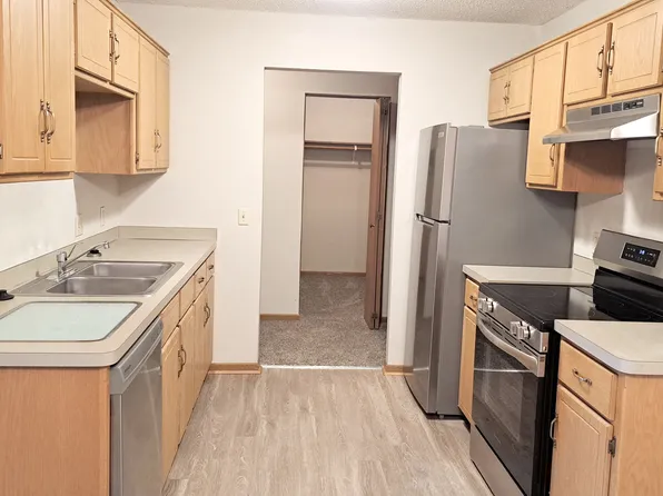 River Ridge Apartments, 637 E River Rd APT 209, Anoka, MN 55303