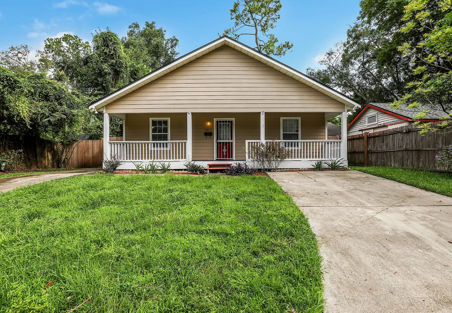 3 bed, 1470 sqft, $1,850 — Photo 1