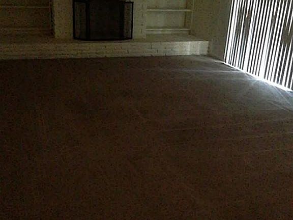 VERY LARGE LIVING ROOM