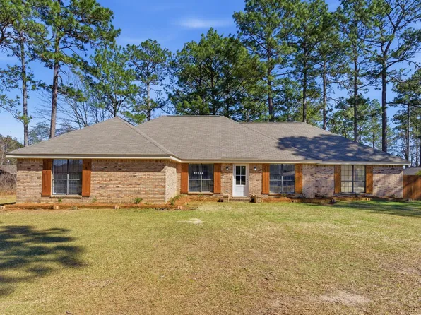 11 Twin Lakes Rd, Petal, MS 39465